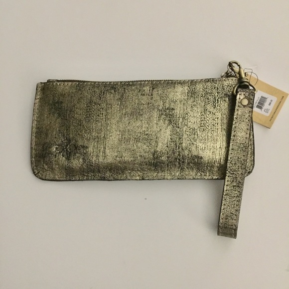Patricia Nash St Croce distressed Gold Metallic Wristlet - Picture 2 of 6
